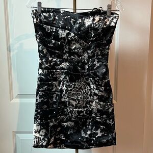 SNAP Black and White Floral mini dress